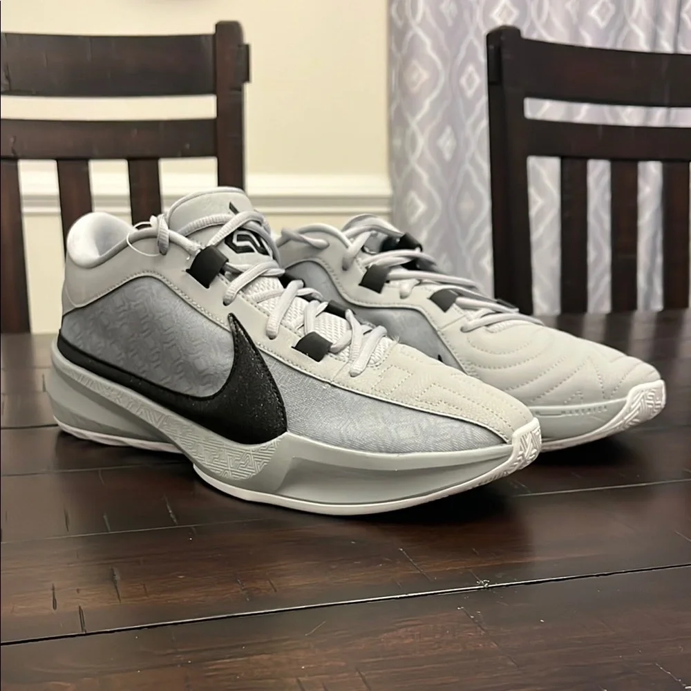 Nike Air Zoom Freak 5 TB Shoes Sneakers FN7089 003 Giannis Promo Mens Size 12